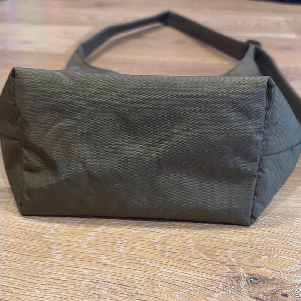 BAGGU Small Nylon Sling Bag - Picture 5 of 8